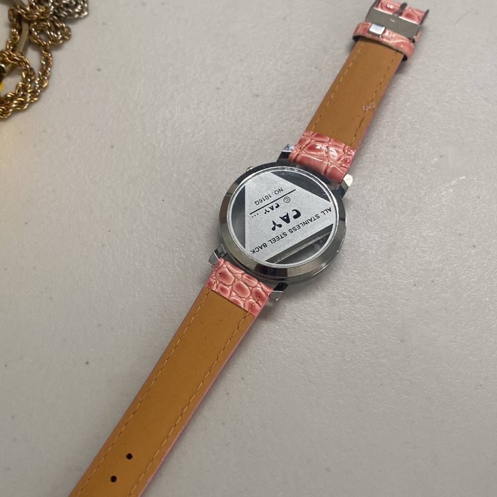 Pink watch - Picture 3 of 3